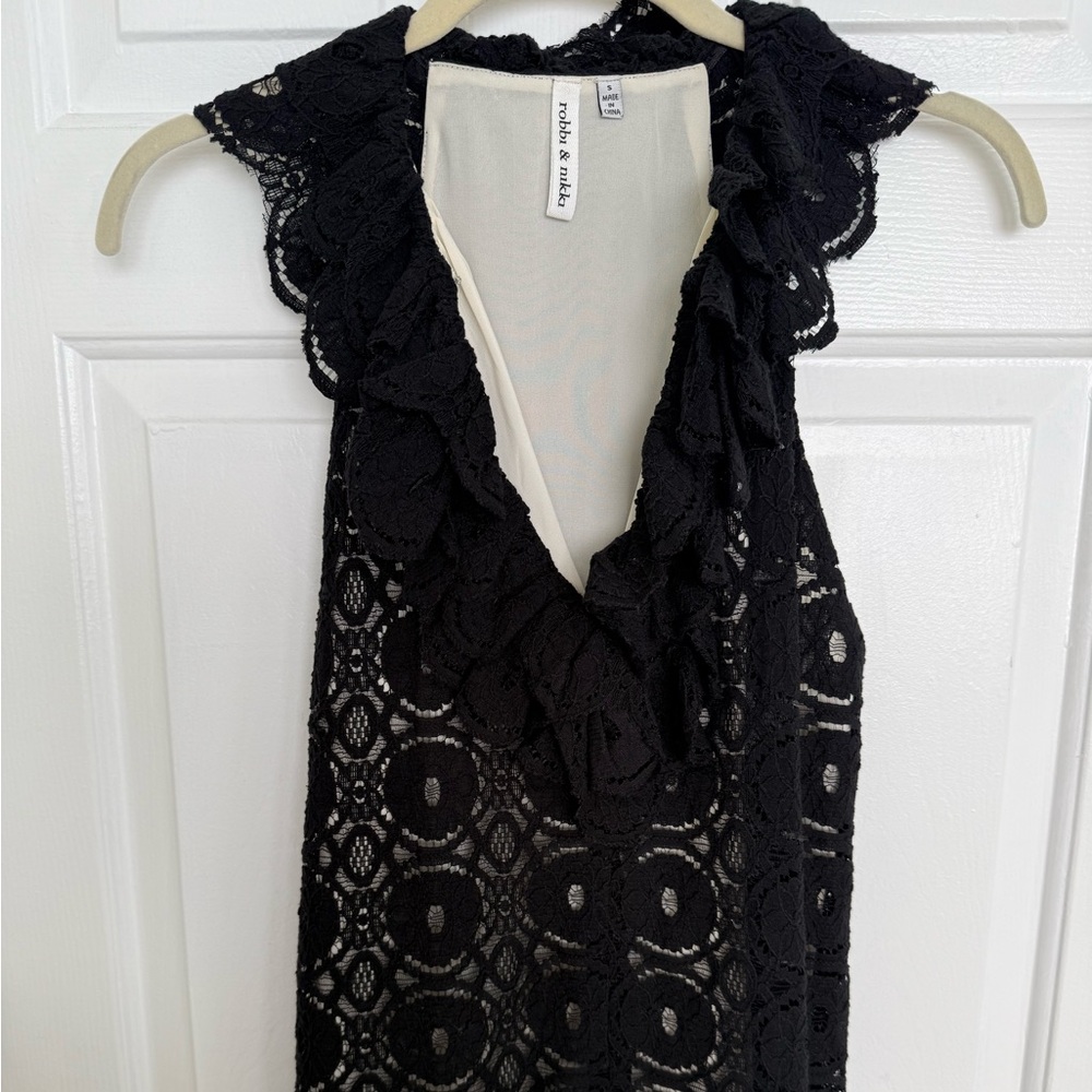 Robbi & Nikki Ruffle Lace Top Sz S
